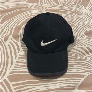 Nike Accessories - Women’s Nike Golf Cap Nike Accessories - Women’s Nike Golf Cap